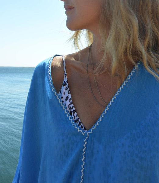 The Iris Blue & White